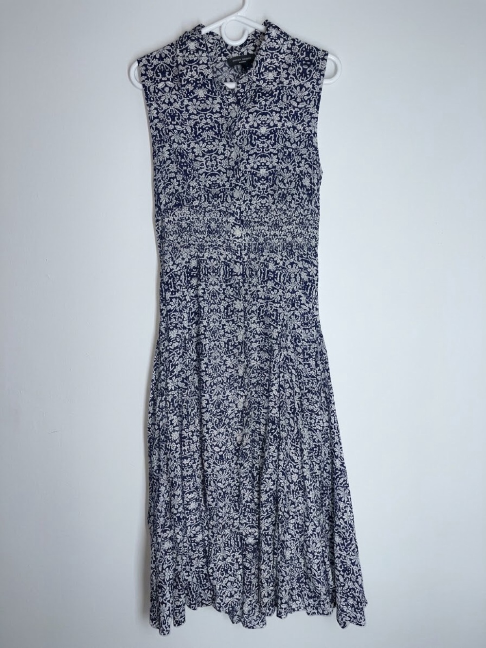 Chelsea & Theodore Blue White Floral Print Smocked Waist Midi Dress Size Medium